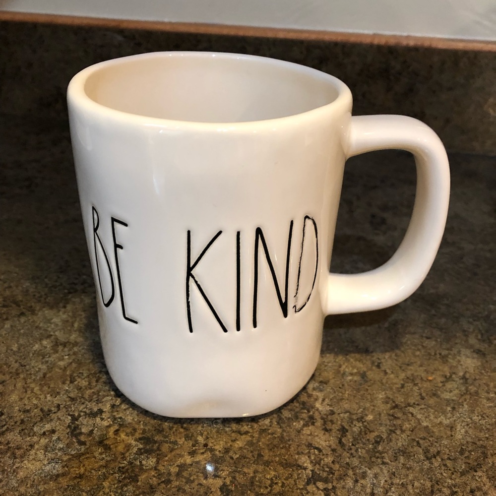RAE DUNN BE KIND MUG